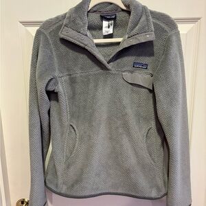 Patagonia Women's Fleece Pullover in Light Gray with Multicolor Logo